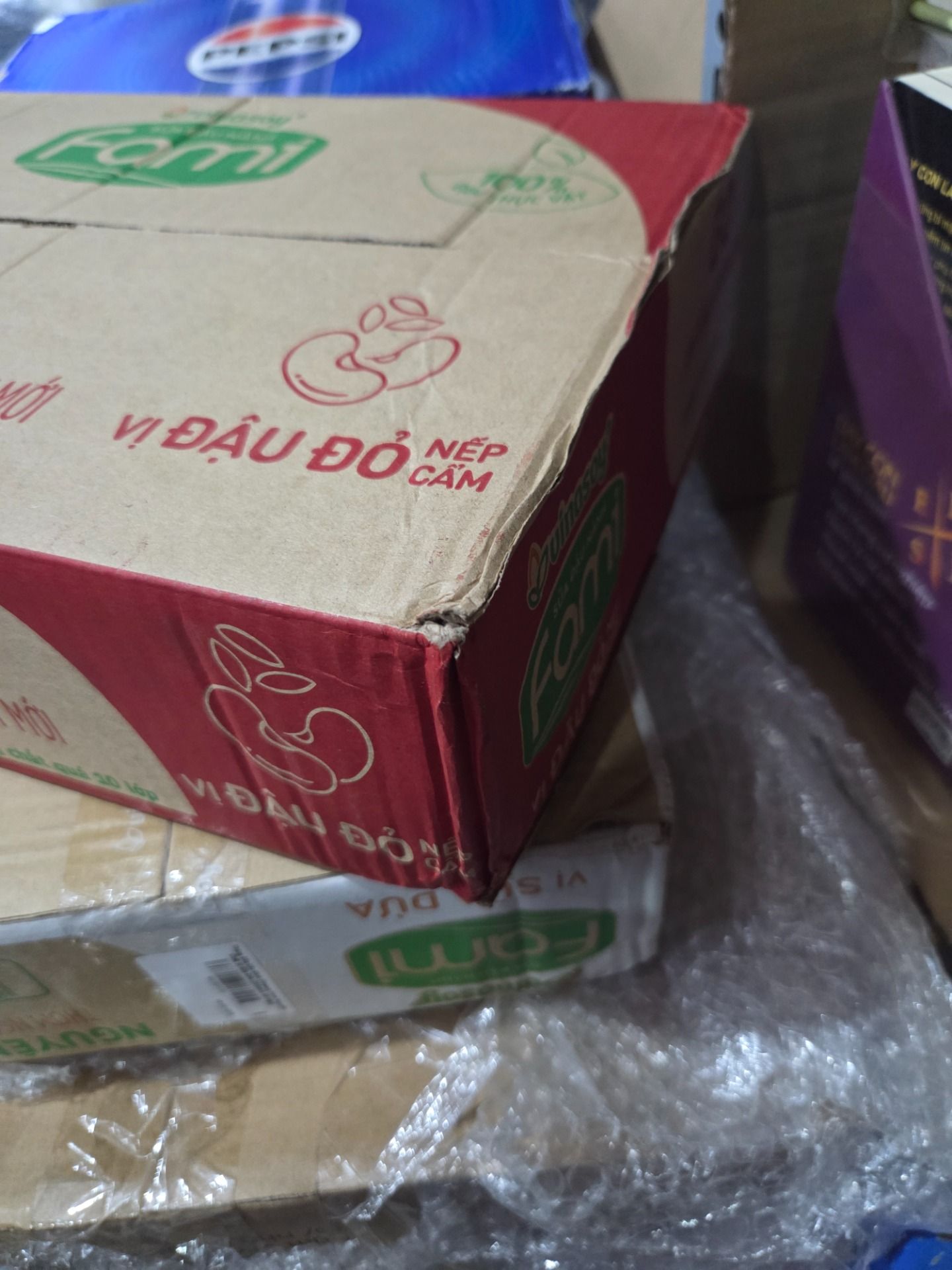 Thùng Sữa Đậu Nành Vinasoy Famigo Đậu Đỏ Nếp Cẩm (200ml x 36 Hộp)