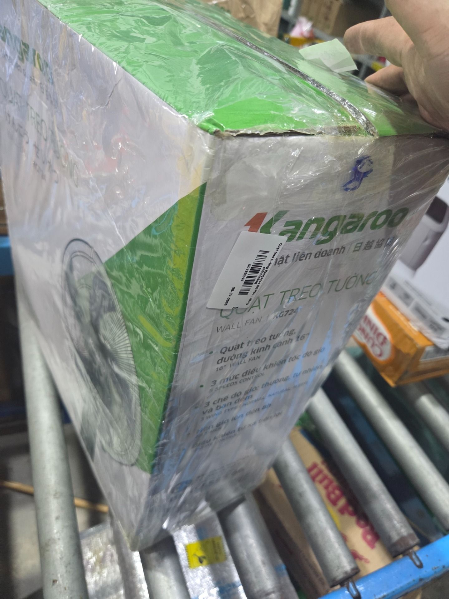 Quạt treo tường Kangaroo KG724 - Hàng chính hãng