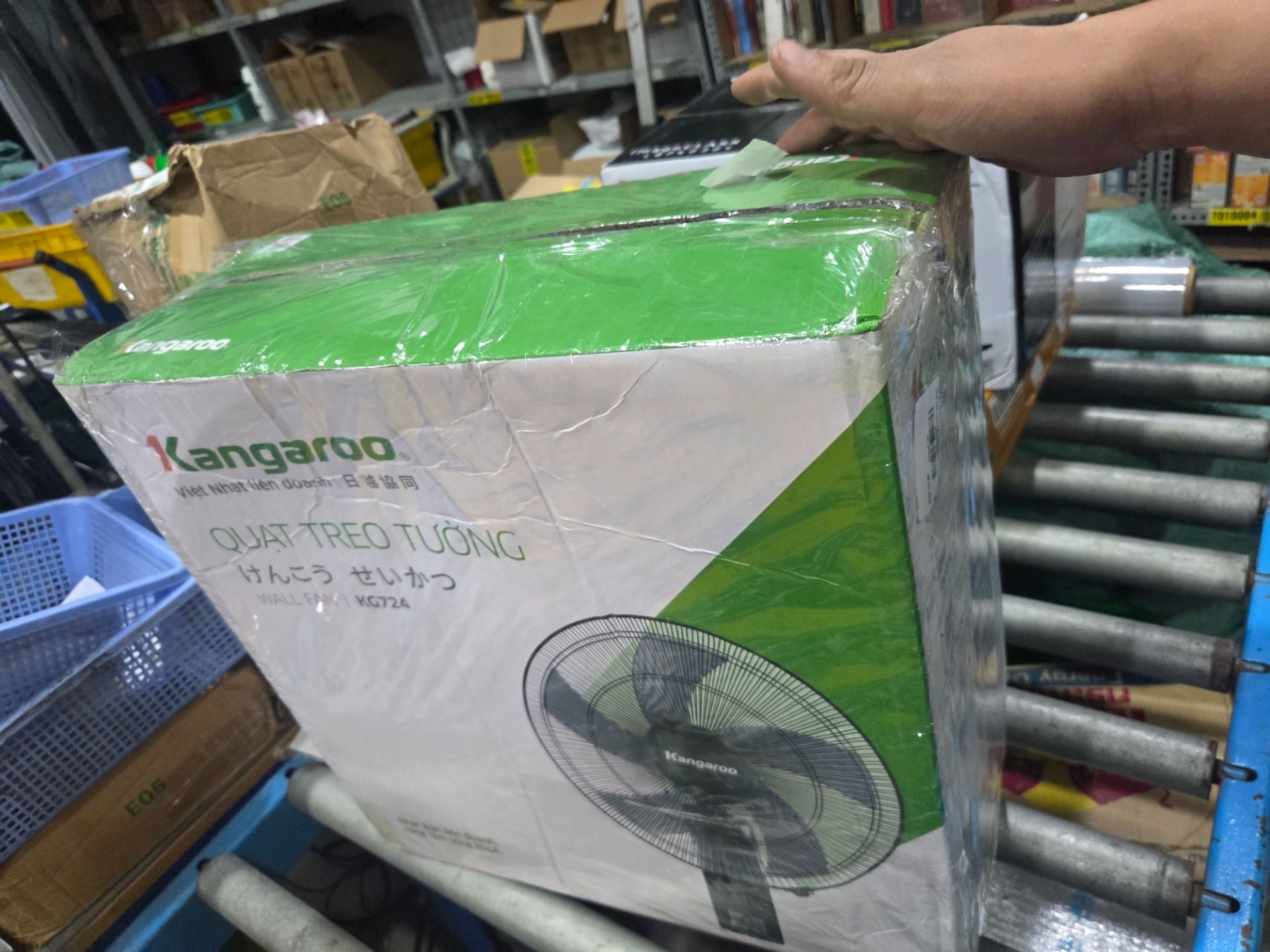 Quạt treo tường Kangaroo KG724 - Hàng chính hãng