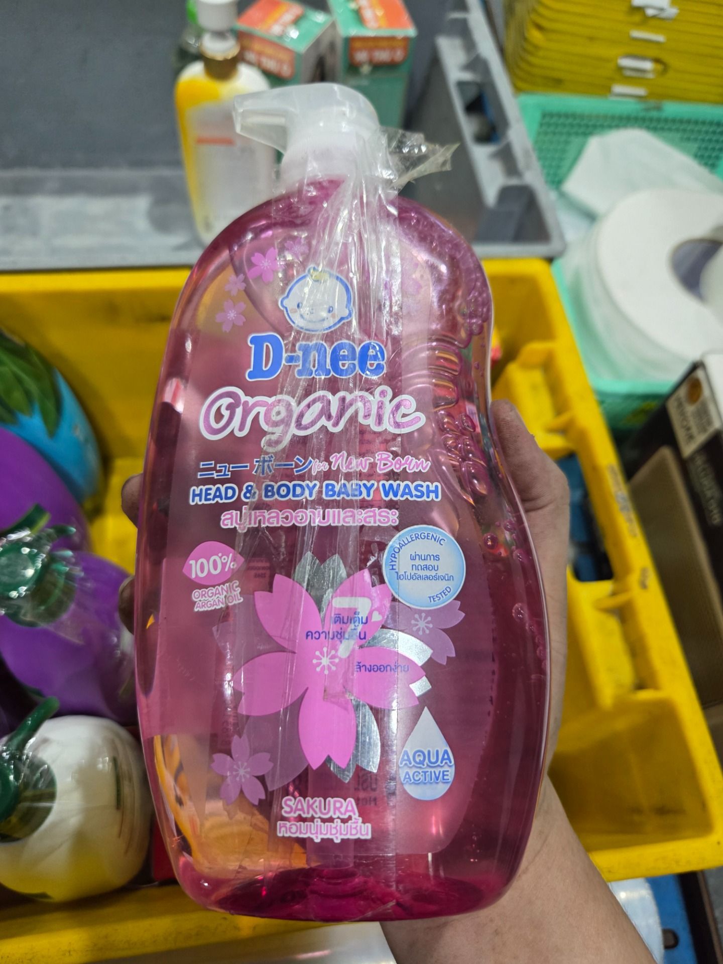 Dung Dịch Tắm Gội Toàn Thân Cho Bé Dưới 3 Tuổi D-nee - Chai 800ml (Hồng)