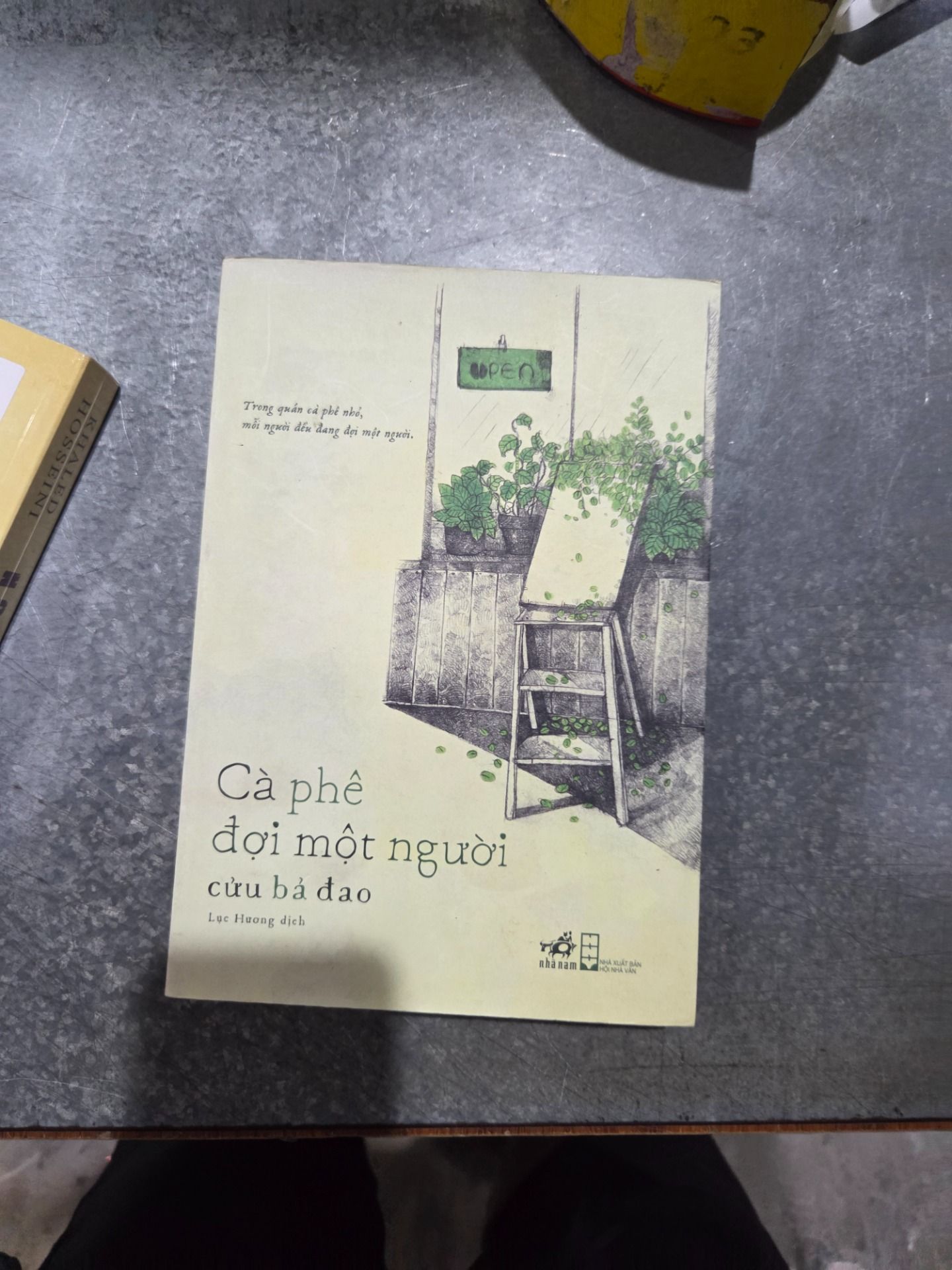 Sách Cà Phê Đợi Một Người (Tái Bản)