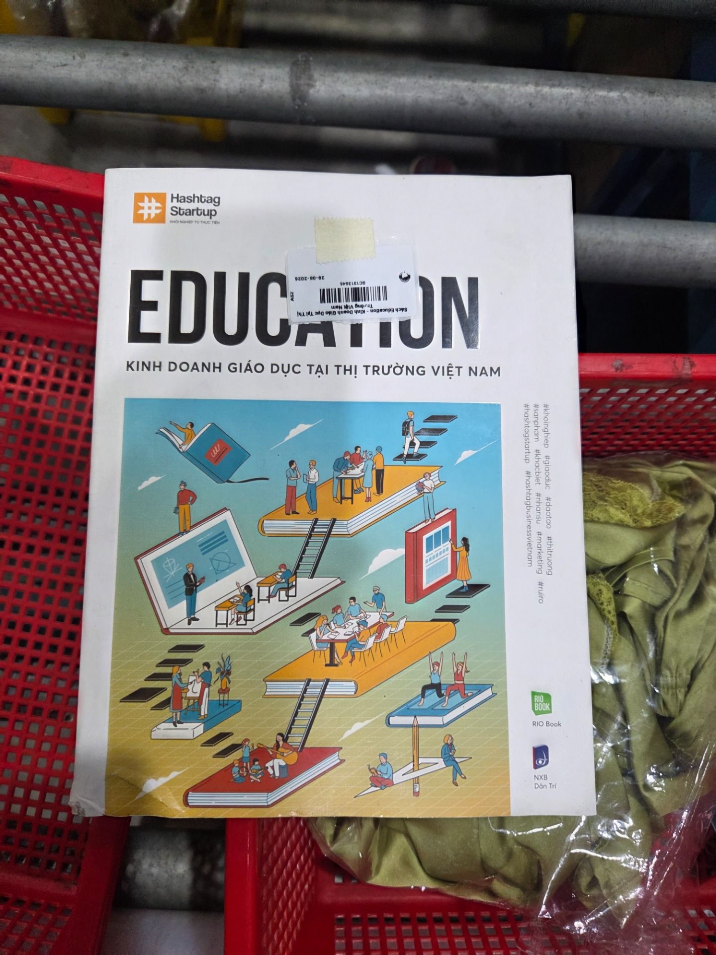 Sách Education - Kinh Doanh Giáo Dục Tại Thị Trường Việt Nam