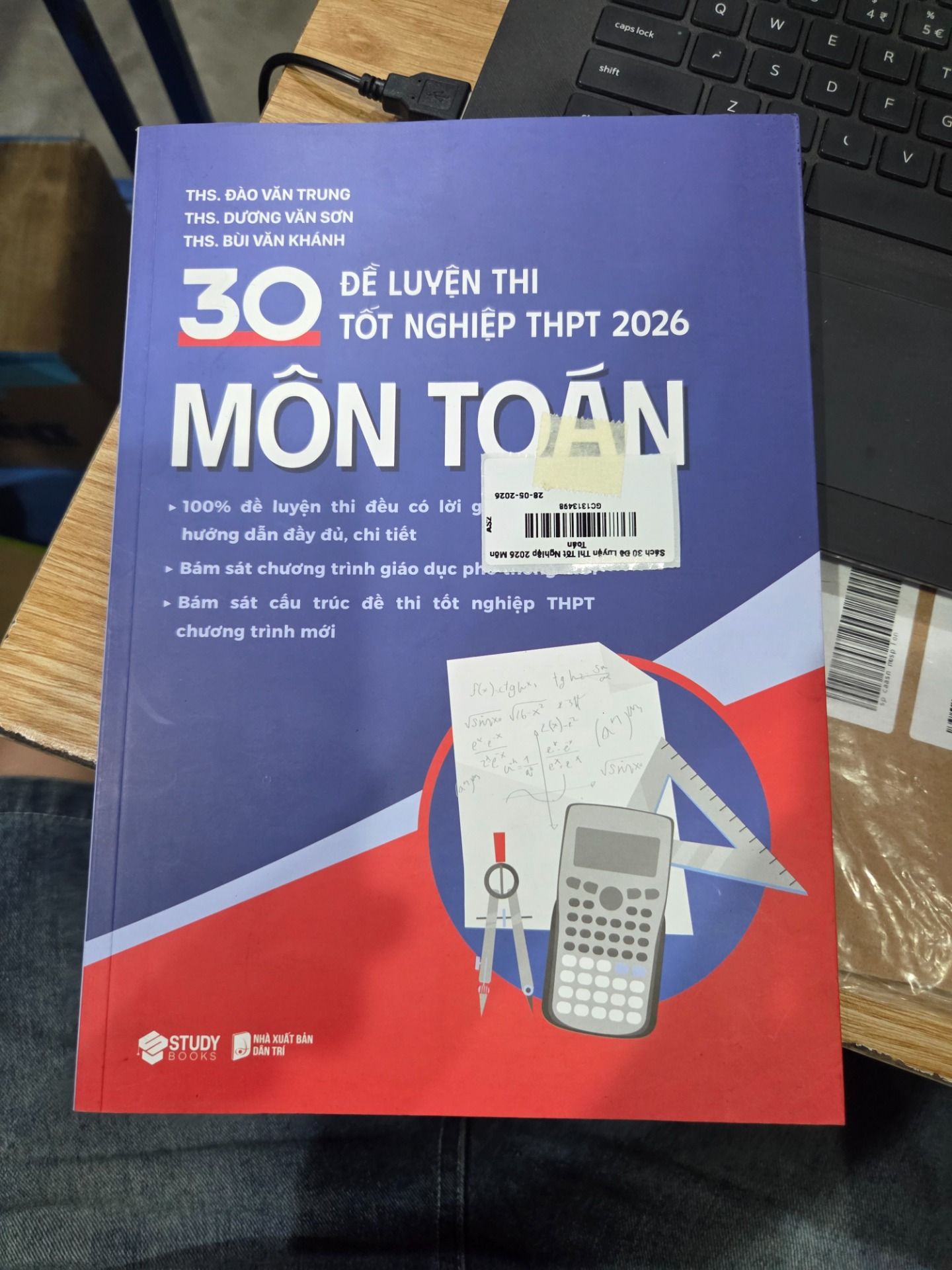 Sách 30 Đề Luyện Thi Tốt Nghiệp 2026 Môn Toán