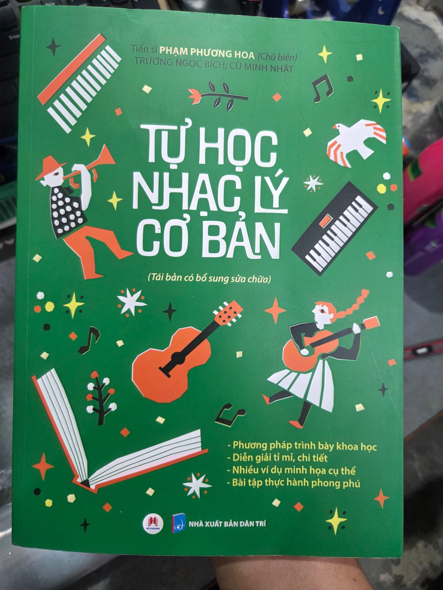 Sách Tự học nhạc lý cơ bản (Phương pháp trình bày khoa học - Diễn giải tỉ mỉ, chi tiết - Nhiều ví dụ minh họa cụ thể - Bài tập thực hành phong phú) (Tái bản có bổ sung sửa chữa)