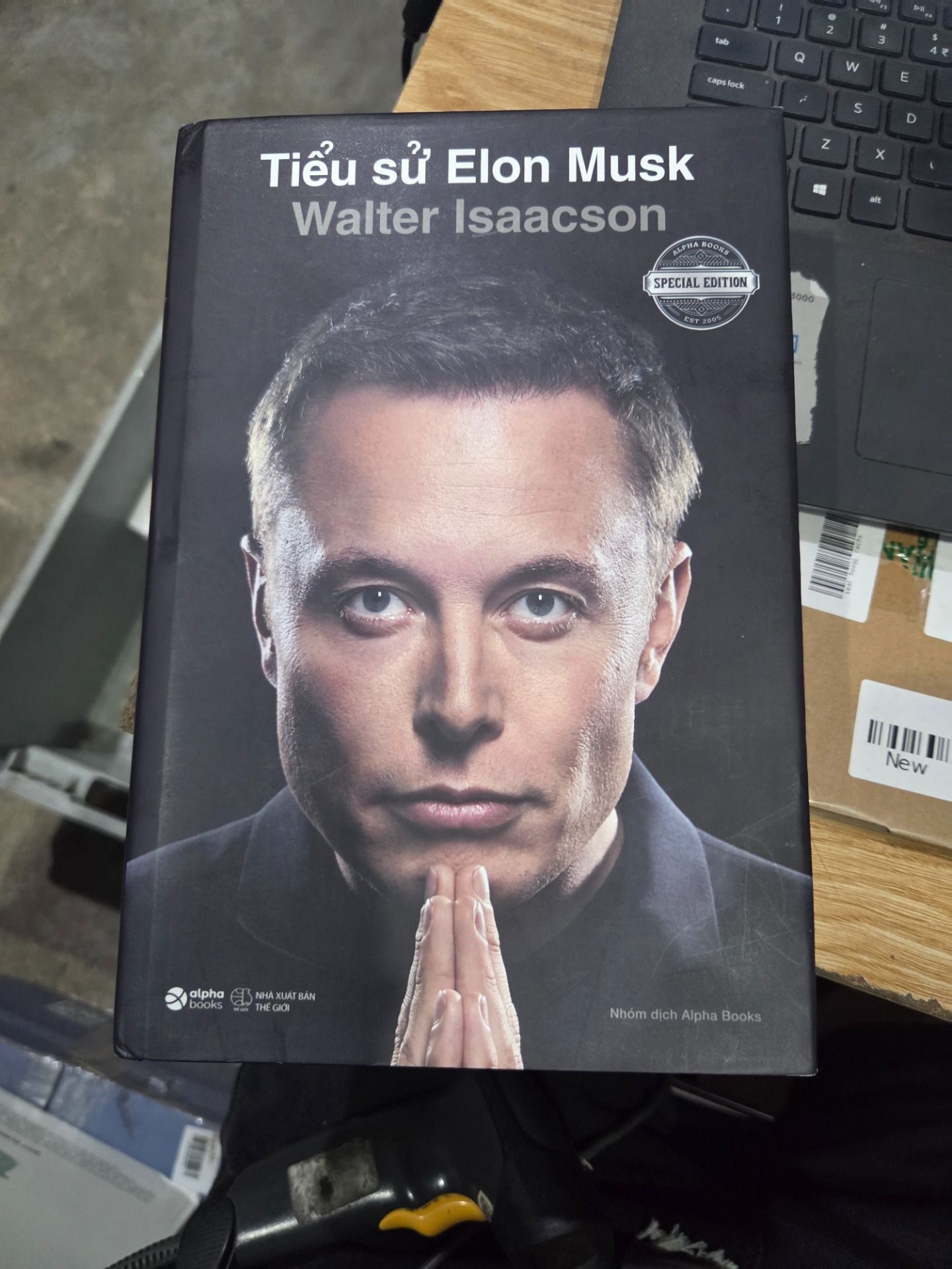 Sách TIỂU SỬ ELON MUSK - Bản đặc biệt: Bìa cứng áo ôm + AR